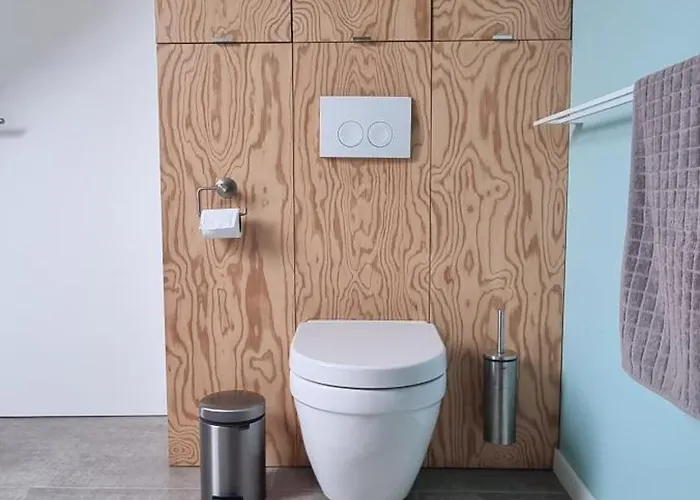 Minus Is Joenus Ostend